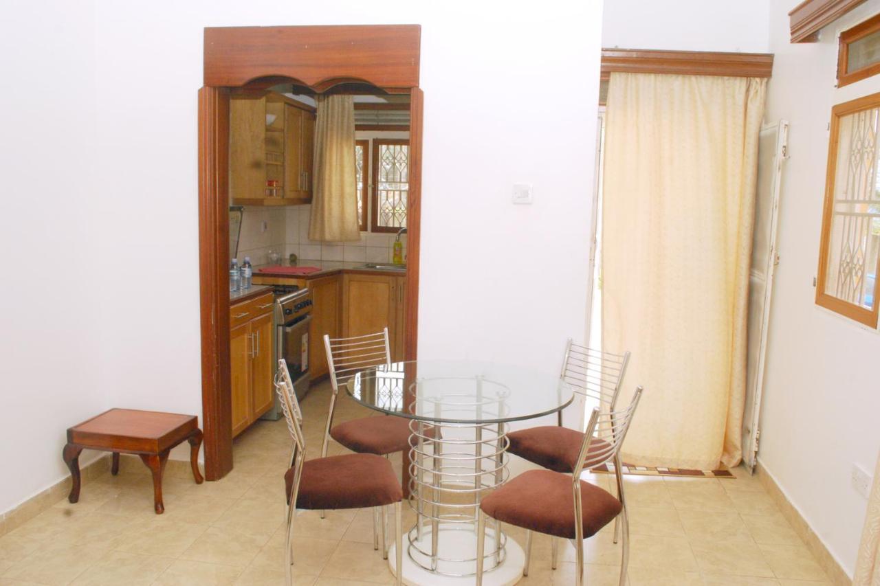 Corinya Serviced Apartments エンテベ エクステリア 写真