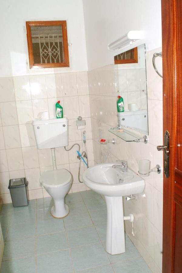 Corinya Serviced Apartments エンテベ エクステリア 写真